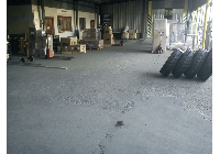Poptávám opravu betonové podlahy nákladové rampy