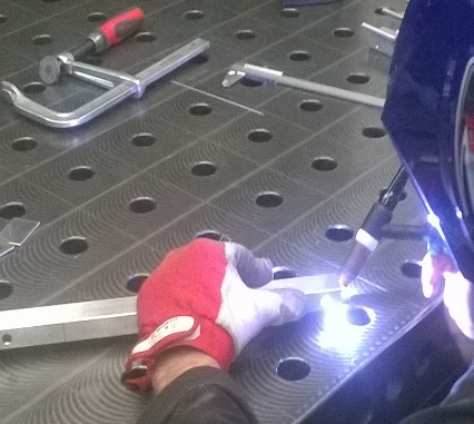 Zpracování nerezového materiálu laserem, moderními lisy a další služby