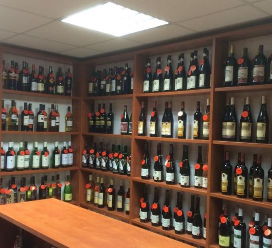 Velkosklad alkoholických nápojů, značkových rumů, koňaků i sudového piva – to vše s rozvozem po Opavsku