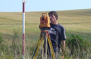 Geodetické práce, zeměměřictví a vytyčení hranice pozemků Hodonín, jižní Morava