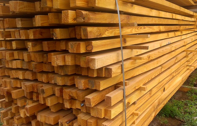 Dřevo stále na prvním místě