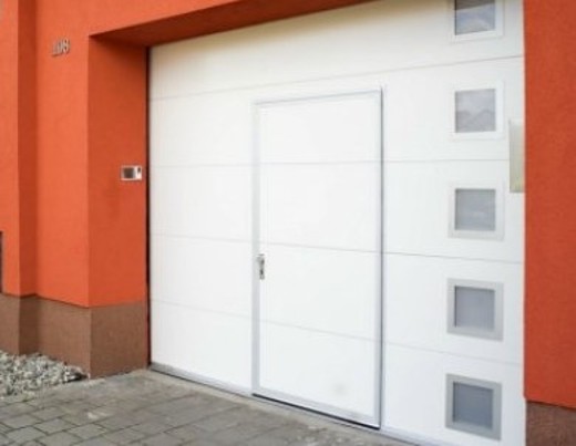 Sekční garážová vrata vhodná pro menší prostory