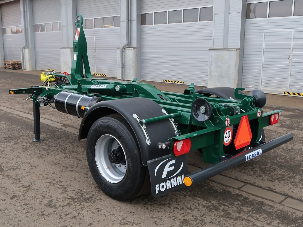 Výroba kvalitních traktorových nosičů kontajnerů