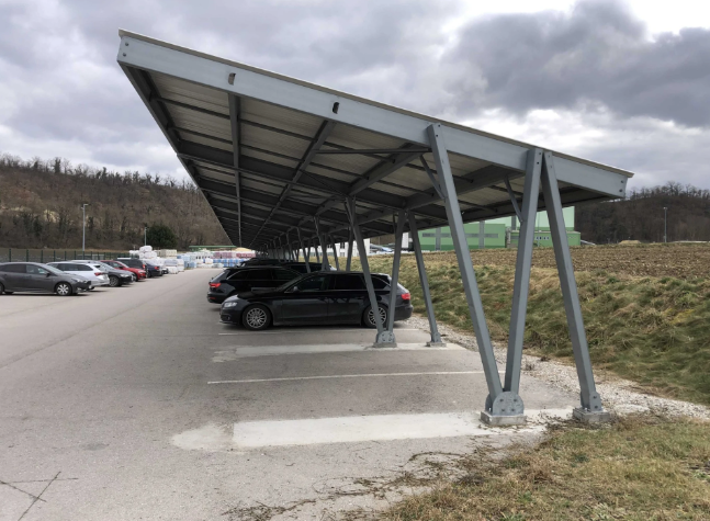 Fotovoltaické carporty - přístřešek pro auta Lednice