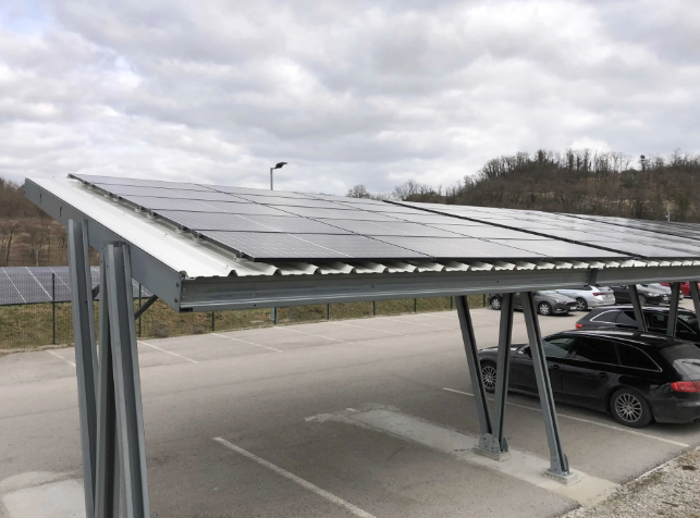 Fotovoltaické carporty - úspora nákladů na energie Mikulov