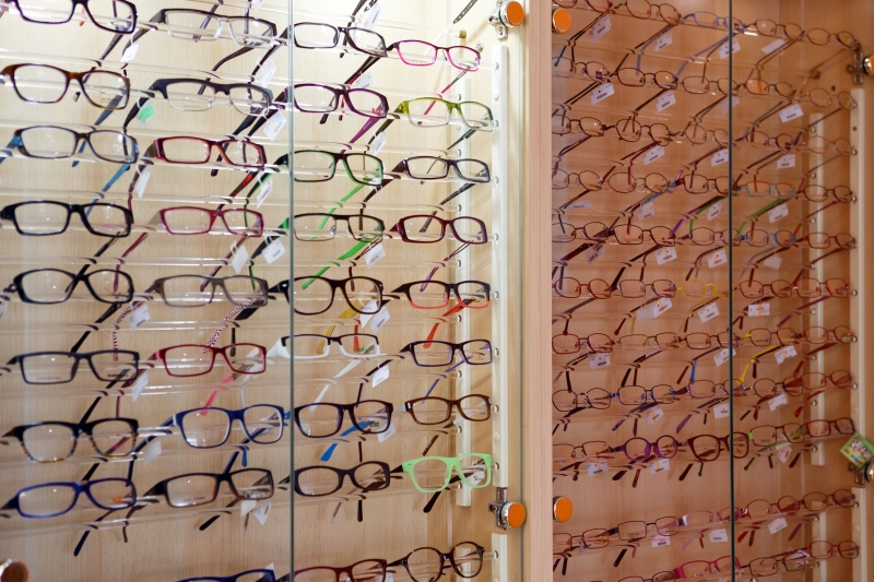 Optika Novum - široký sortiment dioptrických brýlí, kontaktnch čoček a slunečních brýlí