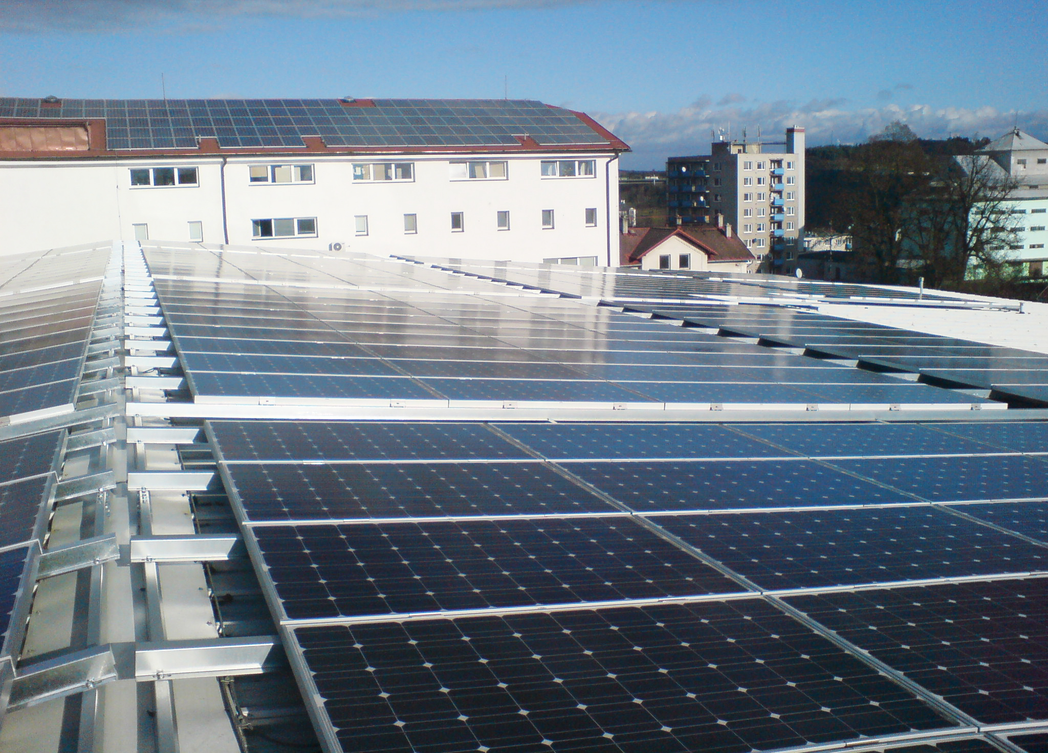 PROTECTION & CONSULTING, s.r.o. - fotovoltaika na firemním objektu ve Velkém Meziříčí