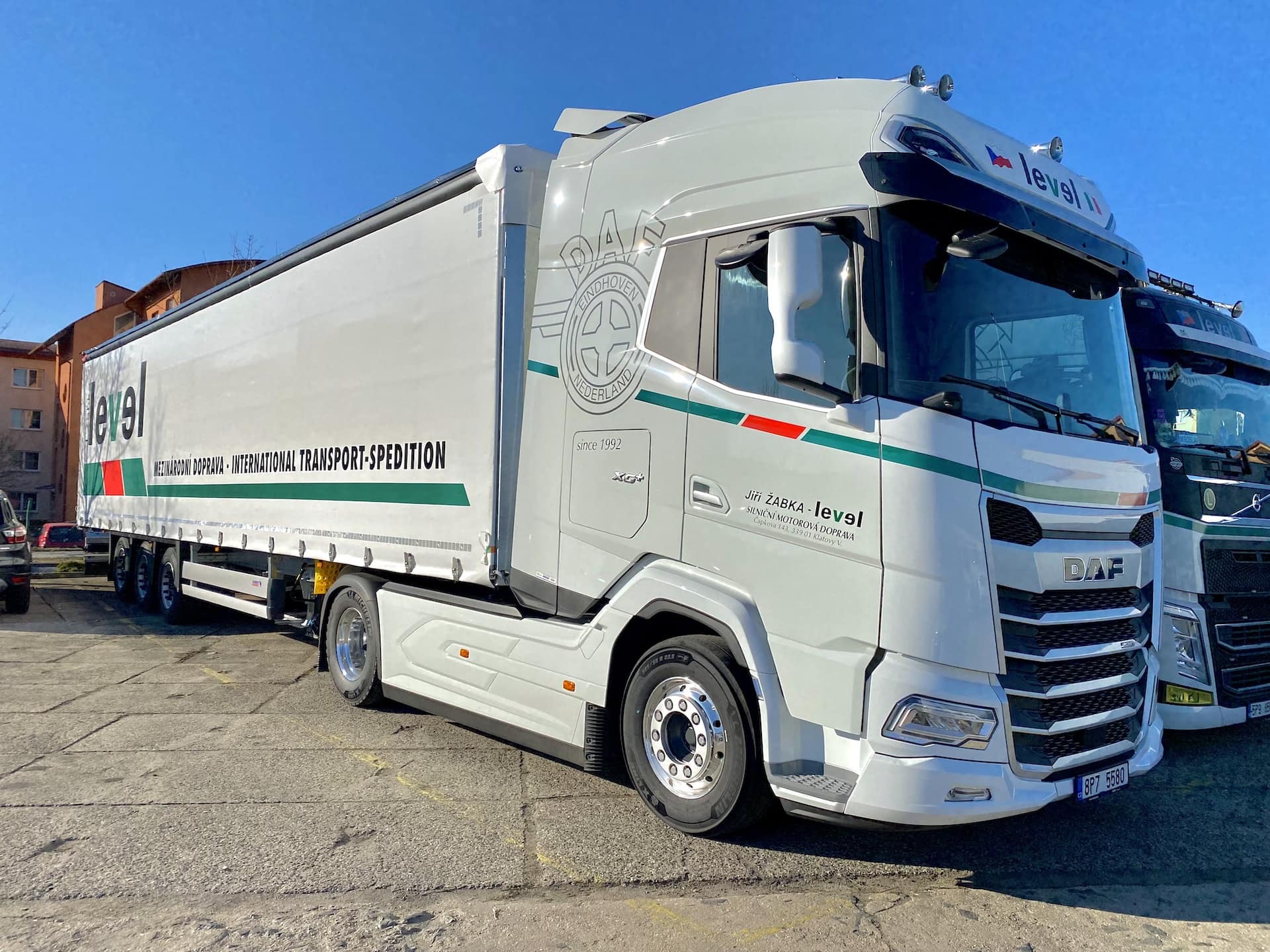LEVEL s.r.o. - mezinárodní a vnitrostátní kamionová doprava na trase Česká republika - Itálie