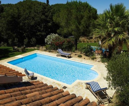 Vysoce kvalitní železobetonové bazény od francouzského výrobce Desjoyaux jsou vhodné jako rodinné bazény i bazény do veřejných prostor