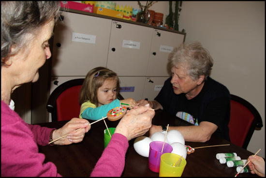 Mezigenerační centrum Julie pomáhá seniorům i dětem