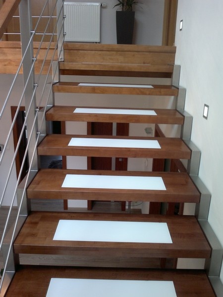 Dřevěné schodiště, Truhlářství ZdeNo, s.r.o.