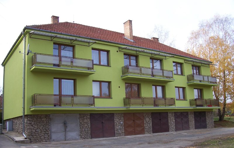 Rekonstrukce, fasáda a oprava balkonů: Zednictví, Jiří Pokorný