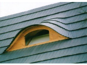 Dřevěné šindele pro obložení fasády, střechu, psí boudu, budku pro ptáčky nebo zahradní domek