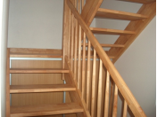 Dřevěné schodiště oživte netypickým dřevem