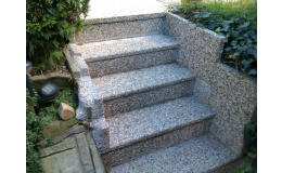 Monika Valová: betonové schody, betonové schodiště, betonové prvky do zahrady