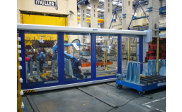 Průmyslová vrata pro ochranu strojů od Novaferm