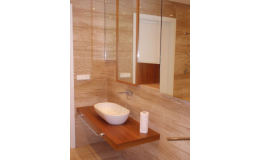 Kamenné obklady i koupelnové desky od firmy PRVNÍ KAMENIA CZ dodají vašemu interiéru luxusní vzhled.